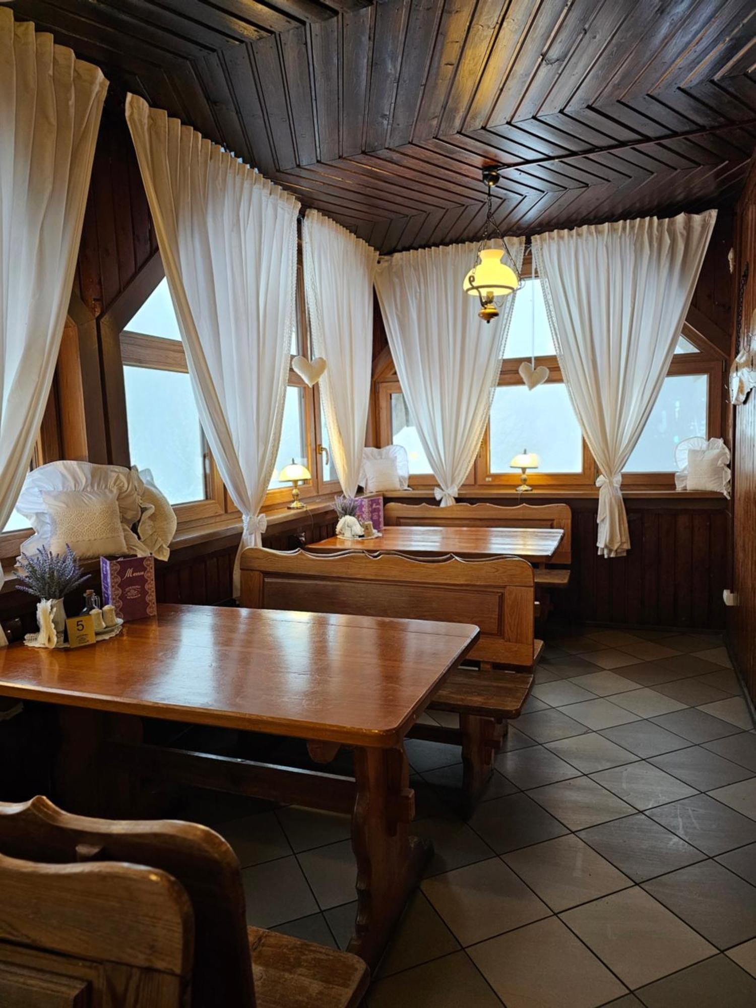 Hotel Schronisko Gosciniec Rownica Ustroń Esterno foto